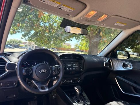 Used 2021 Kia Soul LX FWD image 29
