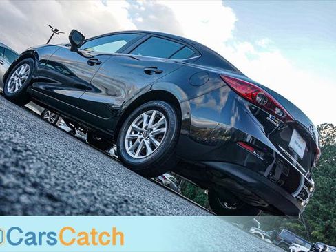 Used 2018 MAZDA MAZDA3 Sport w/ Preferred Equipment Package image 5