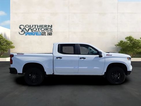 Used 2025 Chevrolet Silverado 1500 LT Trail Boss w/ Convenience Package II AWD/4WD image 6
