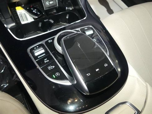Used 2017 Mercedes-Benz E 300 4MATIC image 39