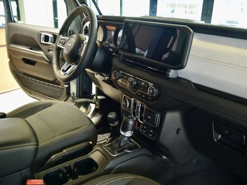 Used 2024 Jeep Wrangler Unlimited Sahara w/ Dual Top Group AWD/4WD image 25