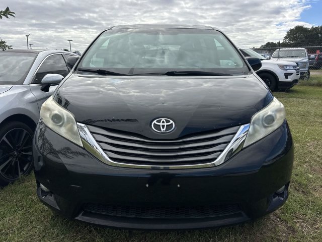 Used 2013 Toyota Sienna XLE AWD/4WD image 12