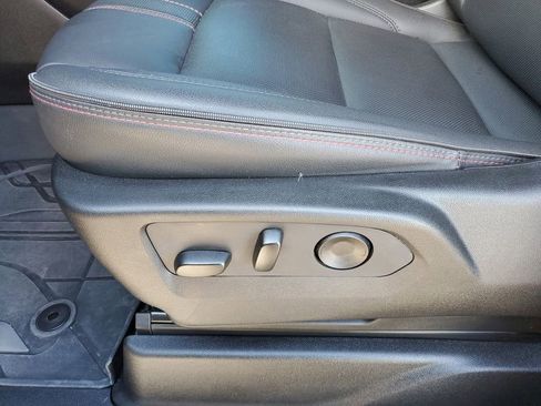 Used 2025 Chevrolet Tahoe RST w/ RST Performance Edition image 7