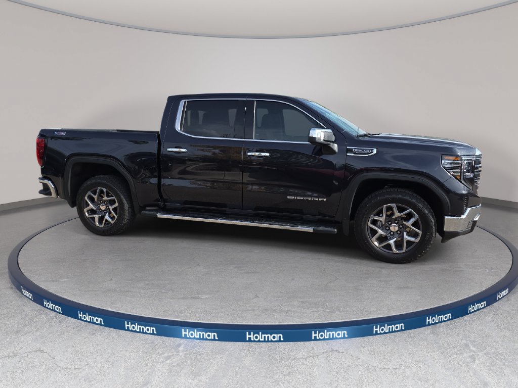 Used 2023 GMC Sierra 1500 SLT w/ SLT Premium Package AWD/4WD image 5