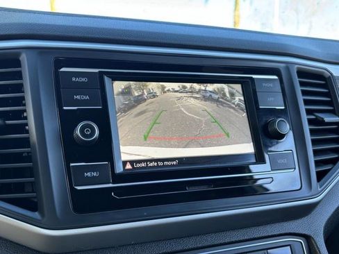 Used 2022 Volkswagen Atlas Cross Sport SE image 21