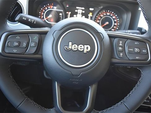 New 2025 Jeep Gladiator Sport image 18