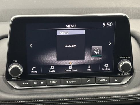 Used 2024 Nissan Rogue S image 22