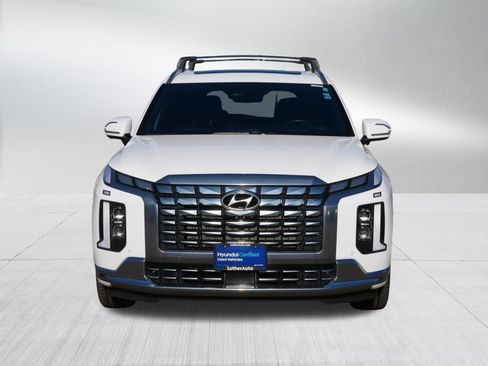 Used 2023 Hyundai Palisade Calligraphy image 2