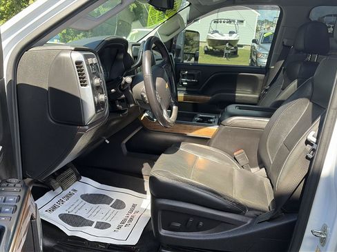 Used 2018 Chevrolet Silverado 2500 LTZ w/ Duramax Plus Package AWD/4WD image 9
