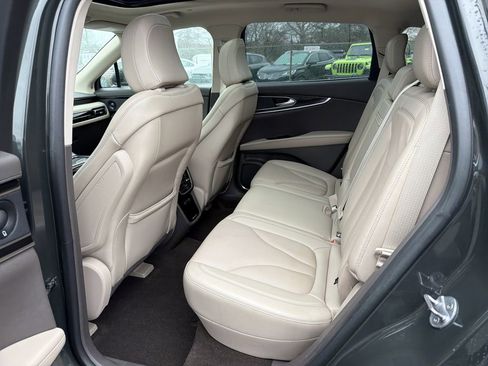 Used 2022 Lincoln Nautilus Reserve AWD/4WD image 13