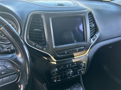 Used 2021 Jeep Cherokee Trailhawk image 22