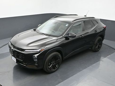 Used 2024 Chevrolet Trax ACTIV w/ Driver Confidence Package image 15