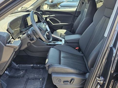 Used 2025 Audi Q5 Premium Plus AWD/4WD image 2