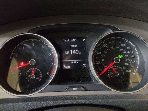 Used 2015 Volkswagen Golf S image 23