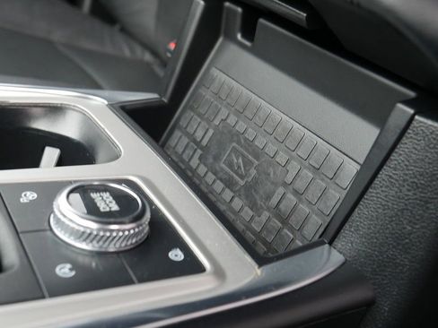Used 2022 Ford Explorer Platinum w/ Equipment Group 601A AWD/4WD image 48
