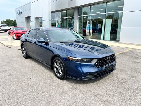 Used 2023 Honda Accord EX image 1