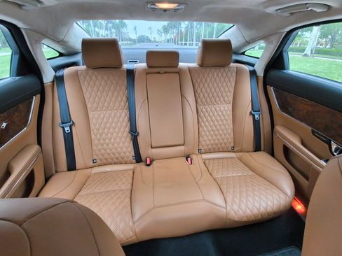 Used 2019 Jaguar XJ L Portfolio RWD image 15