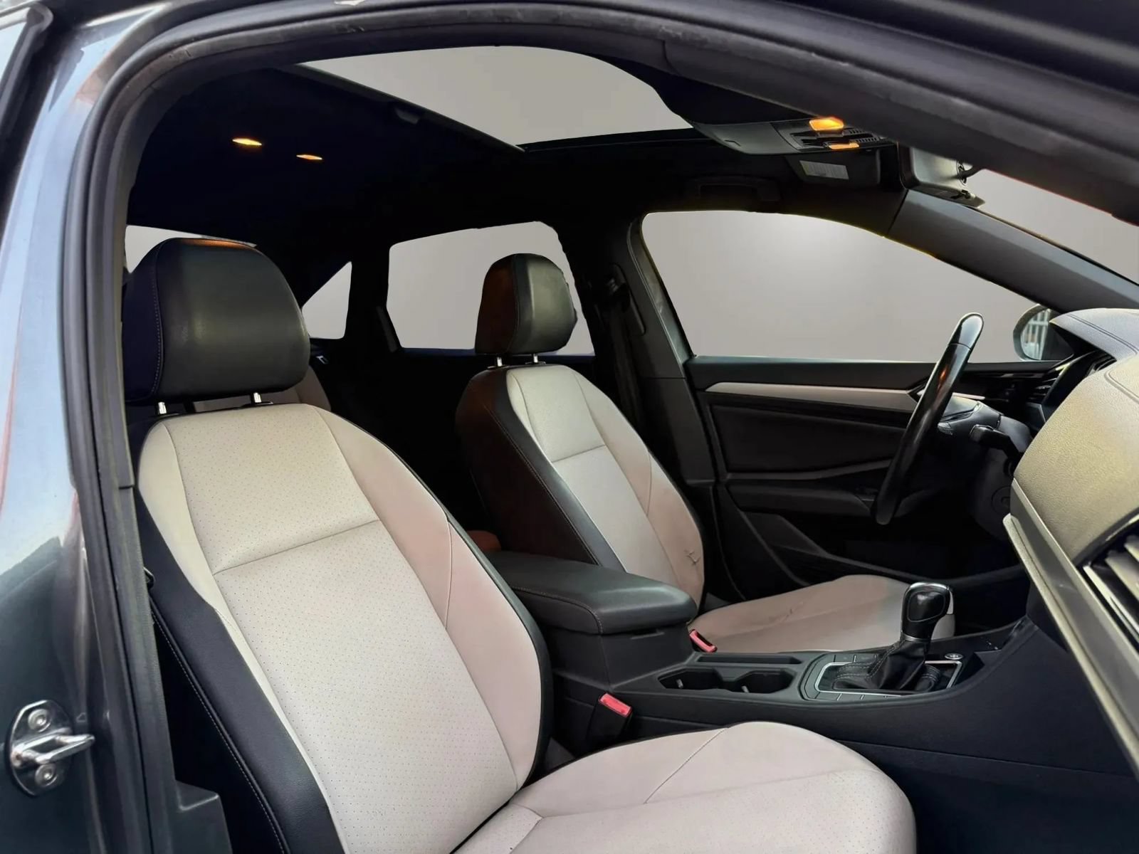 Used 2019 Volkswagen Jetta R-Line FWD image 29