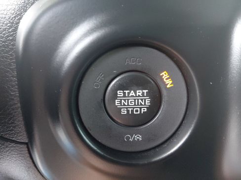 Used 2022 Jeep Gladiator Overland AWD/4WD image 9