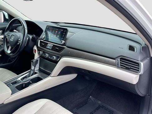 Used 2018 Honda Accord Touring image 30