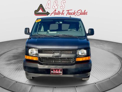 Used 2017 Chevrolet Express 3500 LS image 2