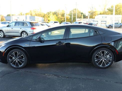 Used 2024 Toyota Prius XLE image 10