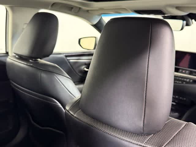 Used 2020 Lexus ES 350 Ultra Luxury w/ Accessory Package FWD image 23