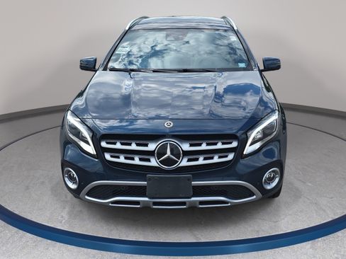 Used 2020 Mercedes-Benz GLA 250 4MATIC w/ Premium Package image 2