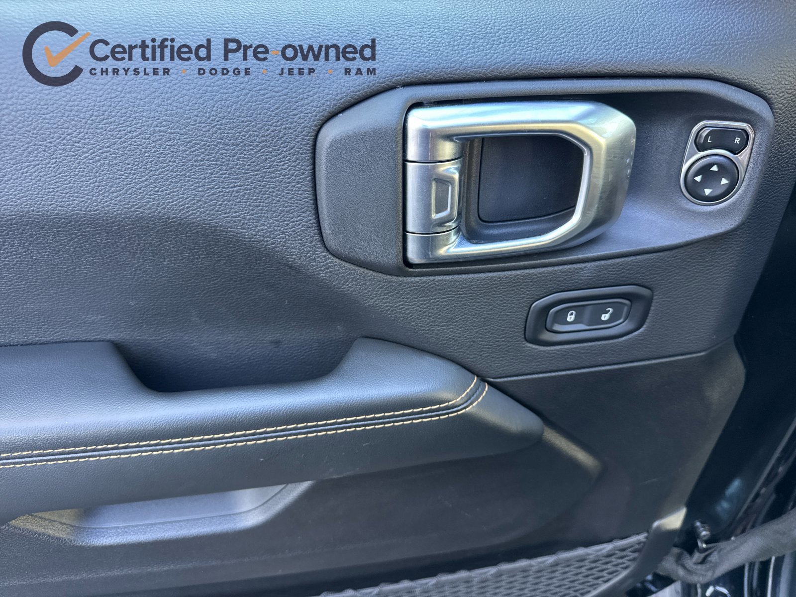Certified 2025 Jeep Wrangler Unlimited Sahara AWD/4WD image 12