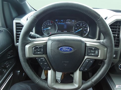 Used 2020 Ford Expedition XLT w/ Equipment Group 202A AWD/4WD image 12