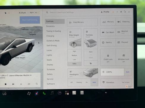 Used 2024 Tesla Cybertruck AWD Crew Cab image 31