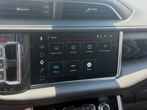 Used 2023 GMC Yukon Denali AWD/4WD image 11