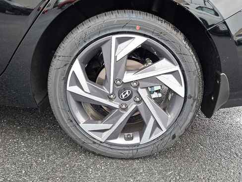 New 2026 Hyundai Elantra Limited FWD image 5