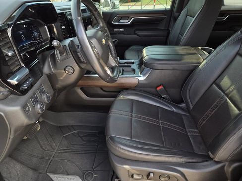 Used 2023 Chevrolet Silverado 1500 High Country w/ High Country Premium Package AWD/4WD image 12