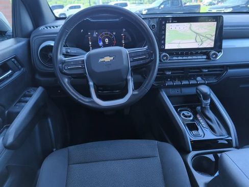Used 2023 Chevrolet Colorado LT w/ LT Convenience Package II AWD/4WD image 2