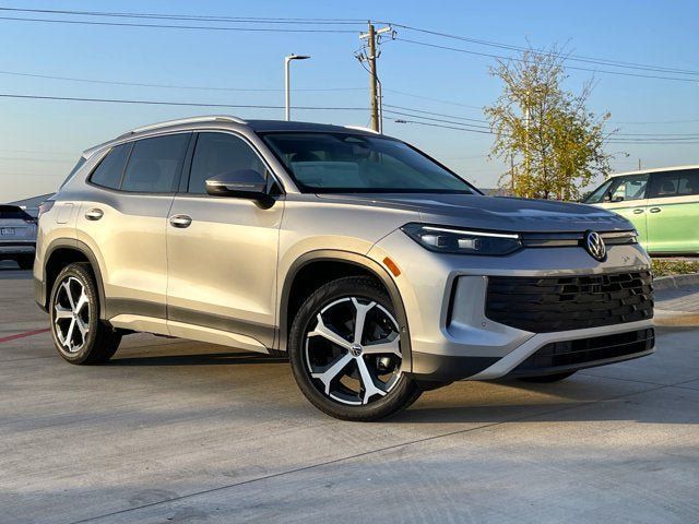 New 2025 Volkswagen Tiguan SE FWD image 5