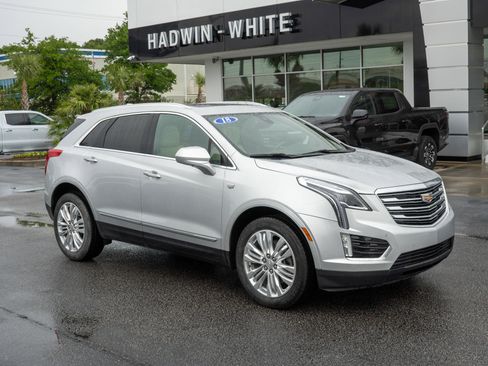 Used 2018 Cadillac XT5 Premium Luxury FWD image 1