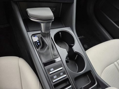 Certified 2025 Hyundai Sonata SE FWD image 12