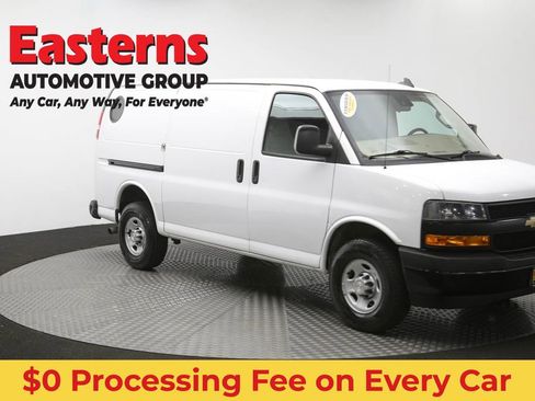 Used 2021 Chevrolet Express 3500 w/ Driver Convenience Package RWD image 45