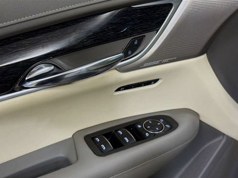Used 2020 Cadillac XT6 Premium Luxury FWD image 20