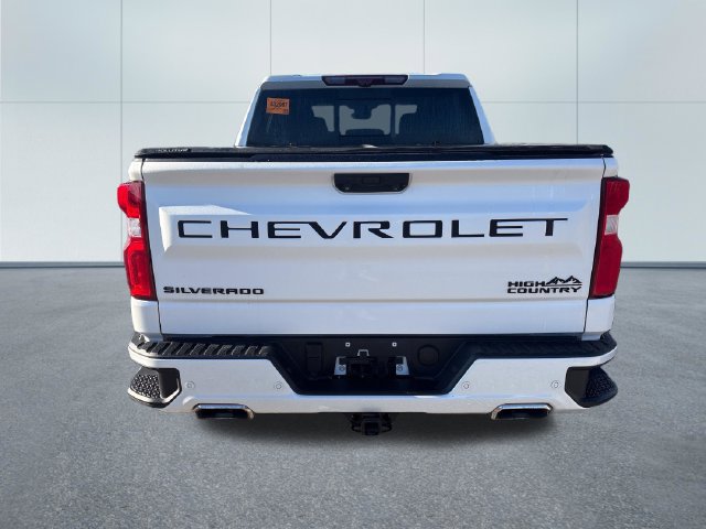 Used 2023 Chevrolet Silverado 1500 High Country w/ High Country Premium Package AWD/4WD image 3