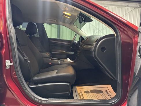 Used 2019 Chrysler 300 Touring w/ Sport Appearance Package image 24