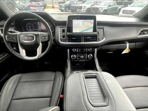 Used 2023 GMC Yukon XL SLT w/ SLT Luxury Package AWD/4WD image 15