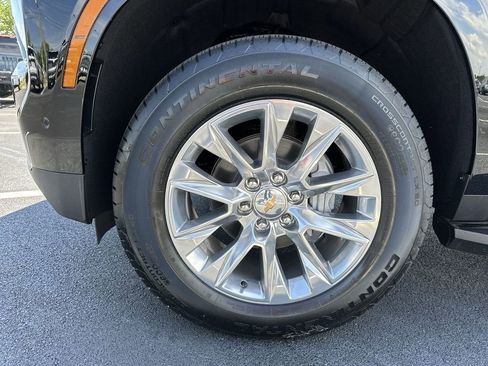 New 2026 Chevrolet Suburban Premier AWD/4WD image 16