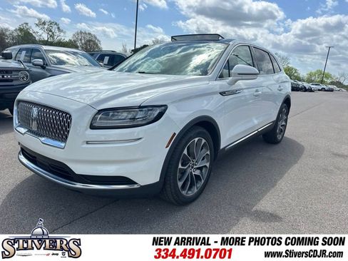 Used 2022 Lincoln Nautilus Reserve image 3