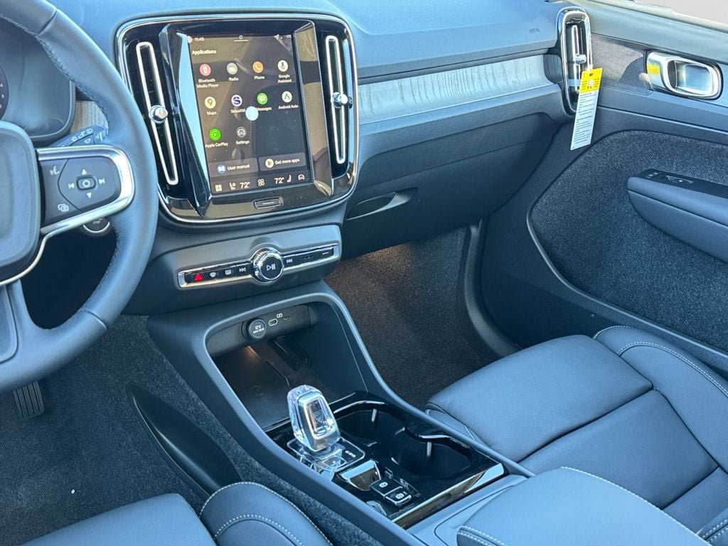 Certified 2026 Volvo XC40 B5 Plus w/ Climate Package AWD/4WD image 12