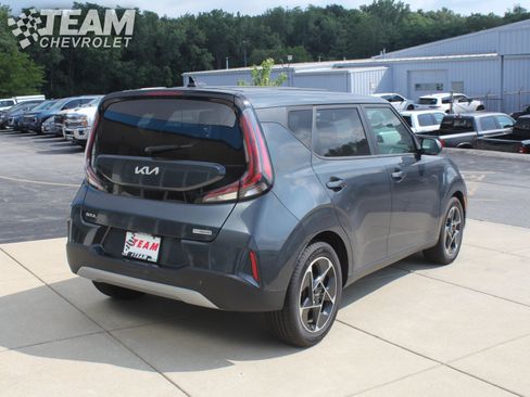 Used 2023 Kia Soul EX FWD image 4