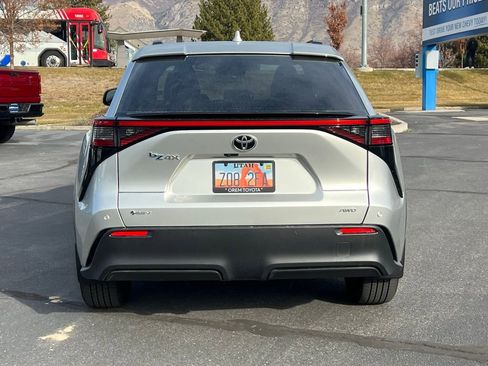 Used 2025 Toyota bZ4X AWD w/ Weather Package image 8