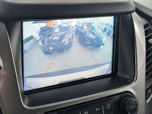 Used 2018 Chevrolet Suburban LT image 19