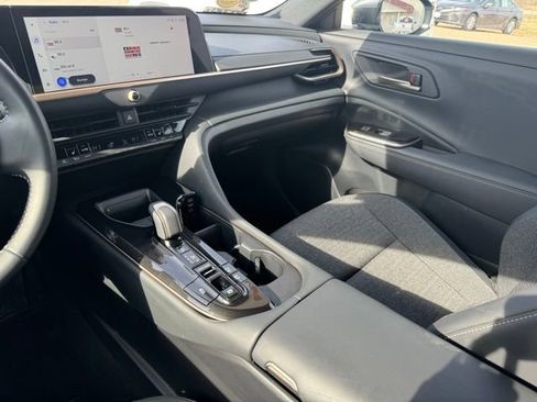 Certified 2024 Toyota Crown AWD/4WD image 17